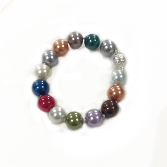 Multi-coloured shell pearl 7-1/2-inch bracelet with red centre faux pearl and round sturdy magnetic clasp