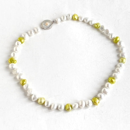 Chartreuse and silver hand-knotted 20- inch freshwater pearl necklace with Pearl box clasp top view