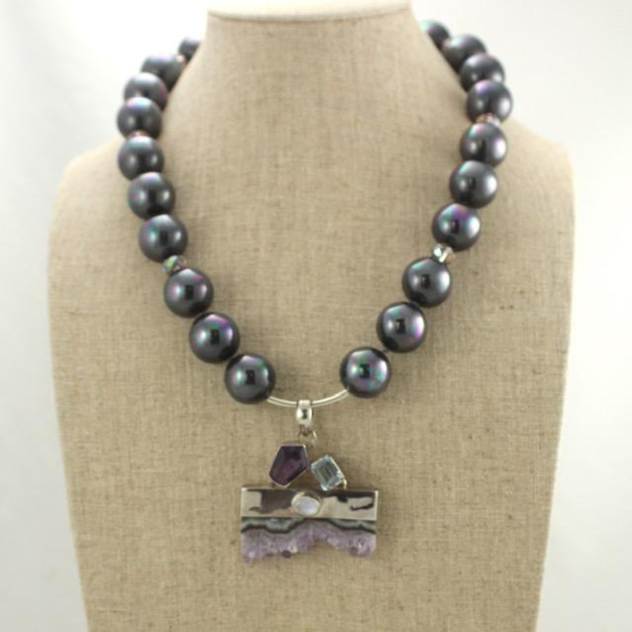 Inky Shell Pearl Necklace with Agate Motion Pendant on Linen Bust Front View