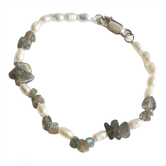 Single Strand Pearl and Labradorite Hand-knotted Bracelet Sterling Silver Clasp Top View